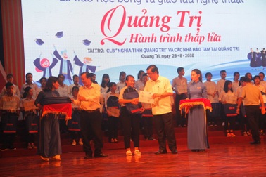 Quảng Trị: Trao gần 150 suất học bổng “Tiếp sức đến trường” cho tân SV nghèo