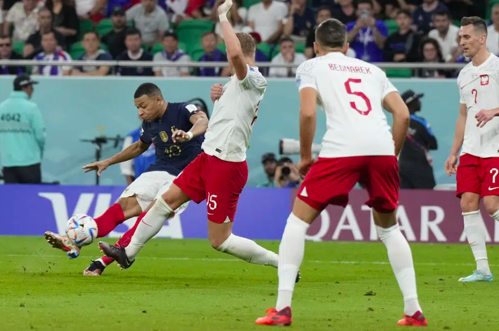 Lionel Messi - Kylian Mbappe: Hành trình đi tìm vị vua mới - 7 Lionel Messi - Kylian Mbappe: Hành trình đi tìm vị vua mới - 7