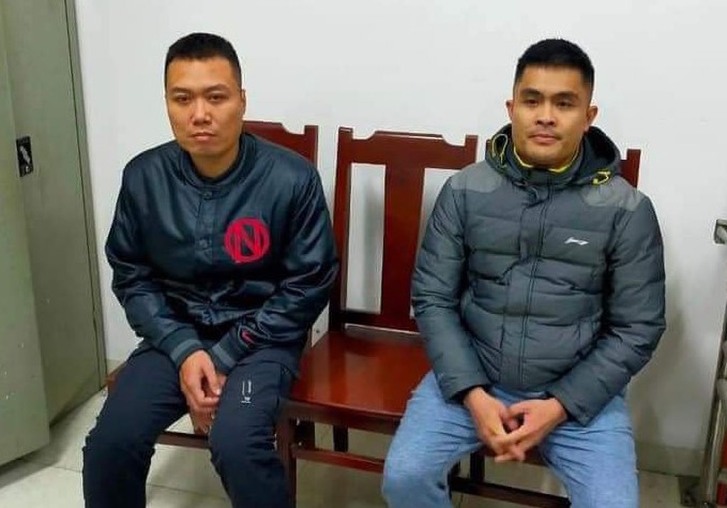 Triệu tập 2 người cà khịa, ẩu đả với tài xế ô tô trên vành đai 2 - 1 Triệu tập 2 người cà khịa, ẩu đả với tài xế ô tô trên vành đai 2 - 1