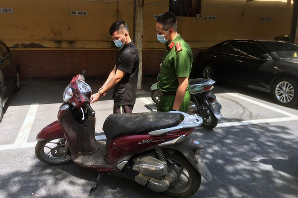 Hà Nội: Bộ đôi đạo chích chỉ thích... xe SH - 2 Hà Nội: Bộ đôi đạo chích chỉ thích... xe SH - 2