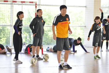 HLV Trần Vân phát đánh giá Myanmar là đối thủ số 1 