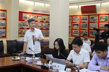 "Việc chuyên viên không làm được, lãnh đạo phải gánh"