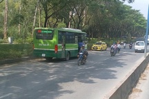 Xác minh thông tin xe buýt đi ngược chiều ở Sài Gòn