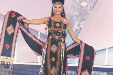 Thí sinh Hoa hậu Việt Nam quyến rũ trong trang phục dạ hội   