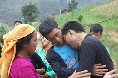 Vừ Già Pó thề không bao giờ đặt chân tới Trung Quốc!