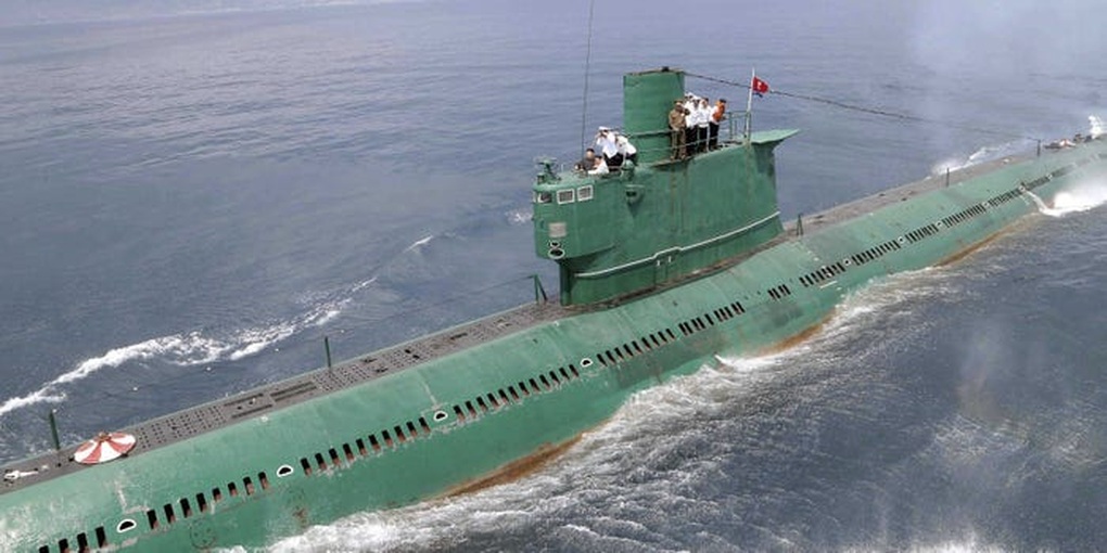 Triều Tiên có thể sắp ra mắt tàu ngầm mang tên lửa đạn đạo mới - 1 Triều Tiên có thể sắp ra mắt tàu ngầm mang tên lửa đạn đạo mới - 1