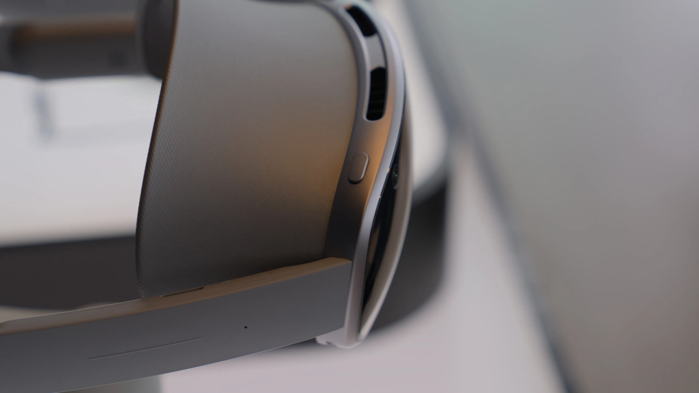 Närbild på Samsungs Galaxy XR VR-glasögon, som konkurrerar med Apple Vision Pro - 7 Cận cảnh kính thực tế ảo Galaxy XR của Samsung, cạnh tranh Apple Vision Pro - 7