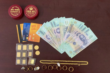 Trộm hơn nửa tỷ đồng đem về gửi ngân hàng