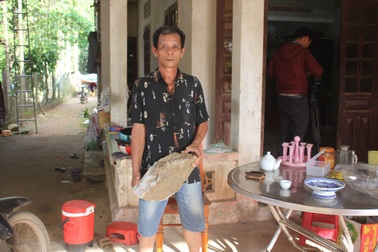 Đào trúng bom lúc làm đường gây nổ kinh hoàng