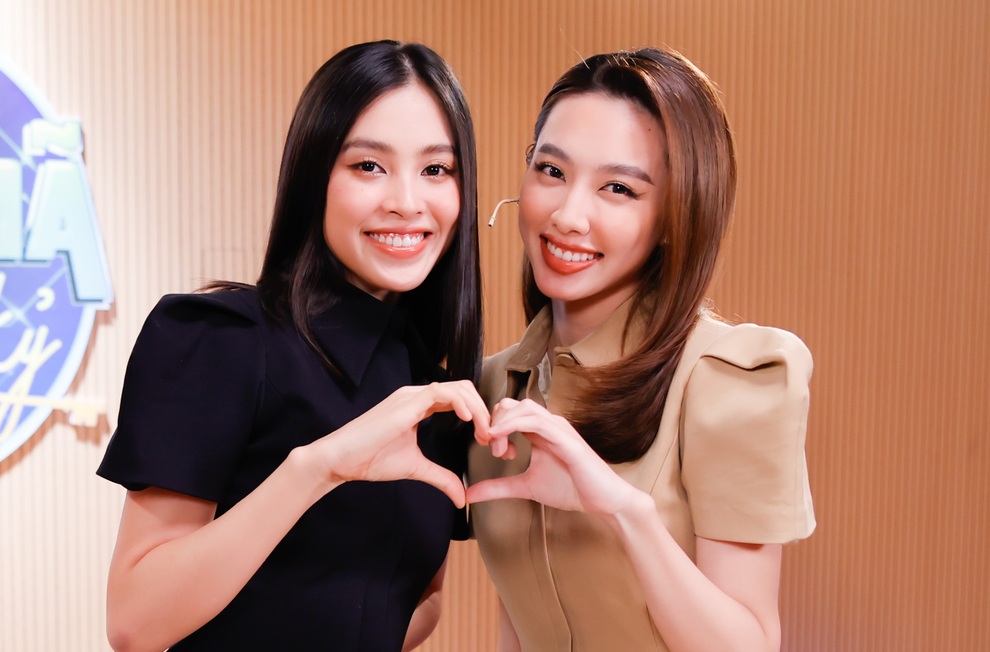 Hoa hậu Tiểu Vy bật khóc, xin lỗi người đẹp Thùy Tiên trên sóng truyền hình - 2 Hoa hậu Tiểu Vy bật khóc, xin lỗi người đẹp Thùy Tiên trên sóng truyền hình - 2