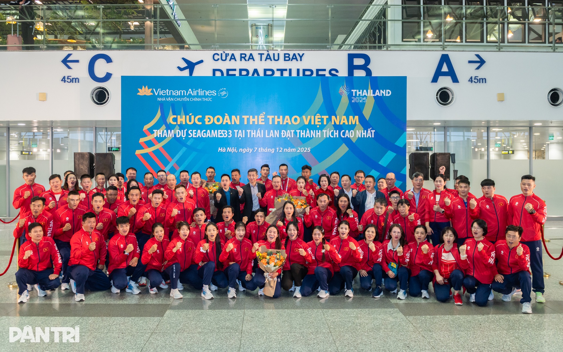 Đoàn Thể thao Việt Nam lên đường sang Thái Lan tham dự SEA Games - 8 Đoàn Thể thao Việt Nam lên đường sang Thái Lan tham dự SEA Games - 8