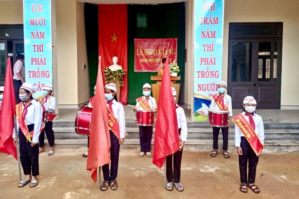 Học sinh Tắk Pổ, Trà Leng rộn ràng trong ngày khai giảng - 6 Học sinh Tắk Pổ, Trà Leng rộn ràng trong ngày khai giảng - 6