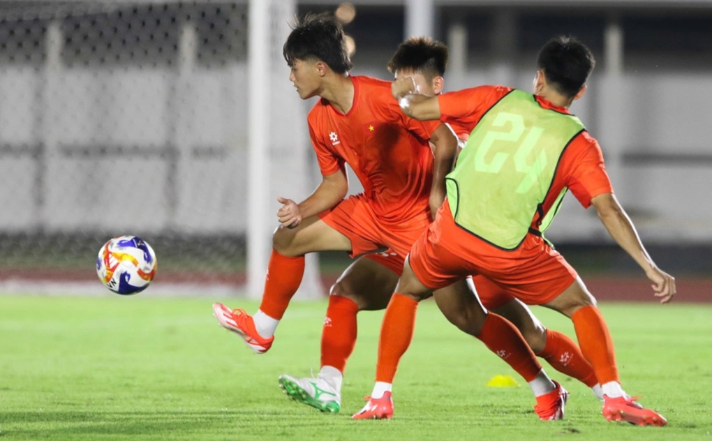 U23 Việt Nam rèn luyện lối chơi, chờ đối đầu U23 Lào - 2 U23 Việt Nam rèn luyện lối chơi, chờ đối đầu U23 Lào - 2