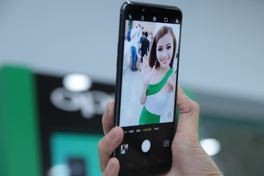 Trên tay Oppo F5 giá 6,9 triệu đồng tại Việt Nam