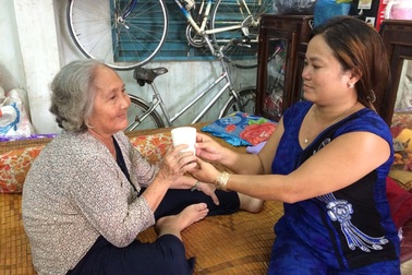 Nhà trong khu vực sạt lở nguy hiểm, 15 hộ dân vẫn  “liều mình” vào ở