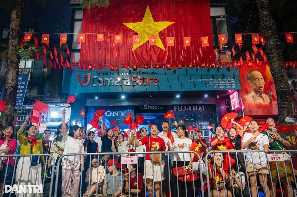 كل خطوة إلى الأمام من هانوي هي خطوة لنشر الثقة في البلاد بأكملها - 6 Mỗi bước tiến của Hà Nội là một bước lan tỏa niềm tin cho cả nước - 6