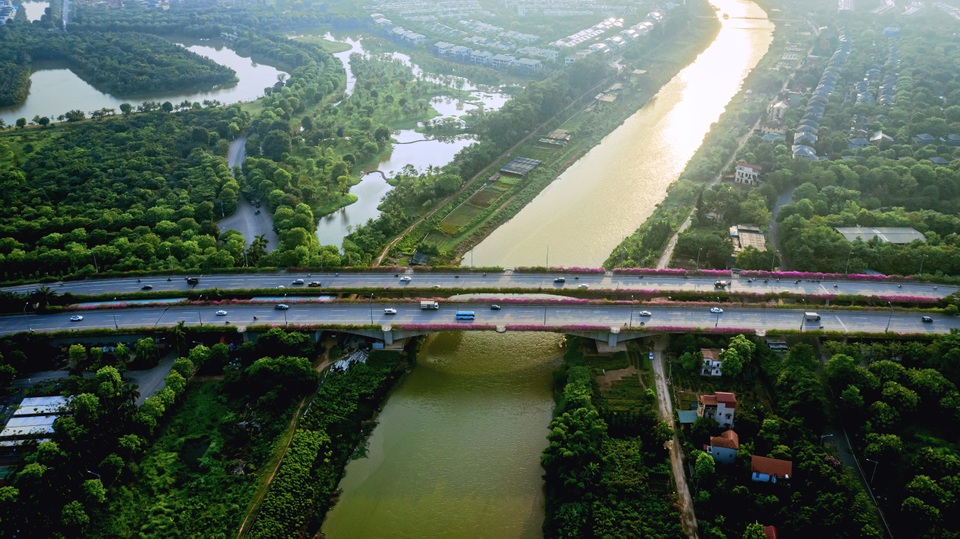 Phát sốt” với con đường hoa giấy đẹp quên lối về ngay gần Hà Nội - 14 Phát sốt” với con đường hoa giấy đẹp quên lối về ngay gần Hà Nội - 14