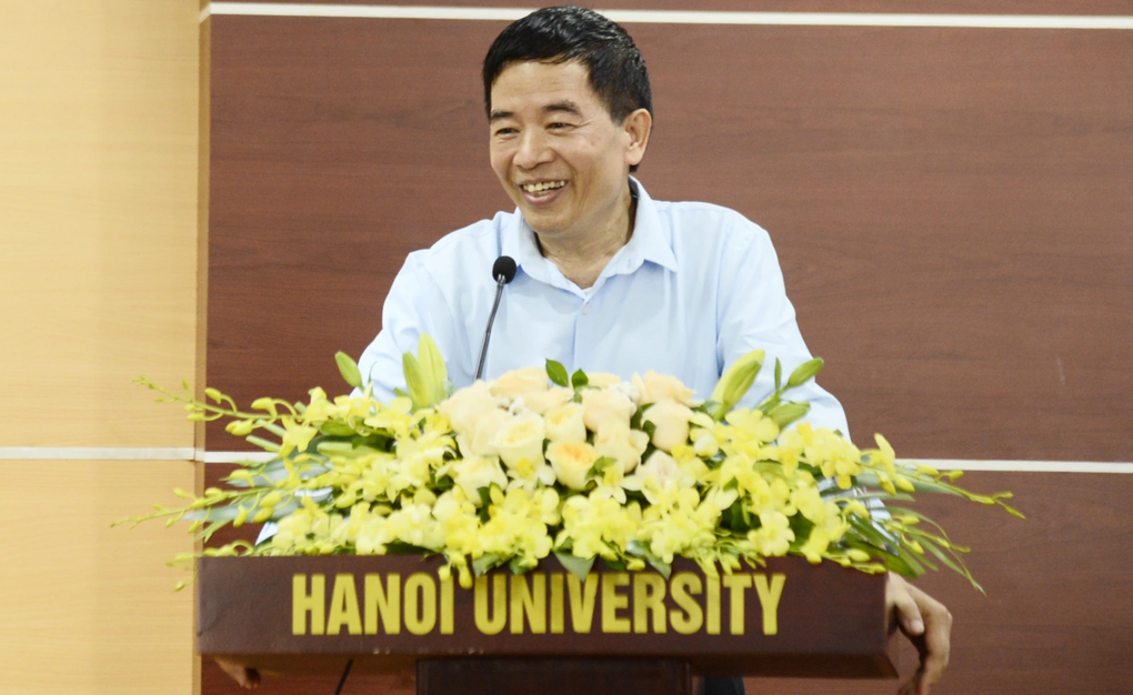 Giáo sư làm lính đánh thuê 3 ngày, kiếm bằng tháng lương đại học - 2 Giáo sư làm lính đánh thuê 3 ngày, kiếm bằng tháng lương đại học - 2