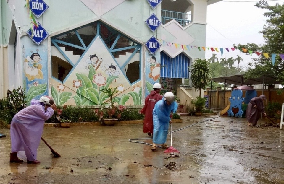 Học sinh Thừa Thiên Huế, Đà Nẵng tiếp tục nghỉ học vì mưa lũ - 2 Học sinh Thừa Thiên Huế, Đà Nẵng tiếp tục nghỉ học vì mưa lũ - 2