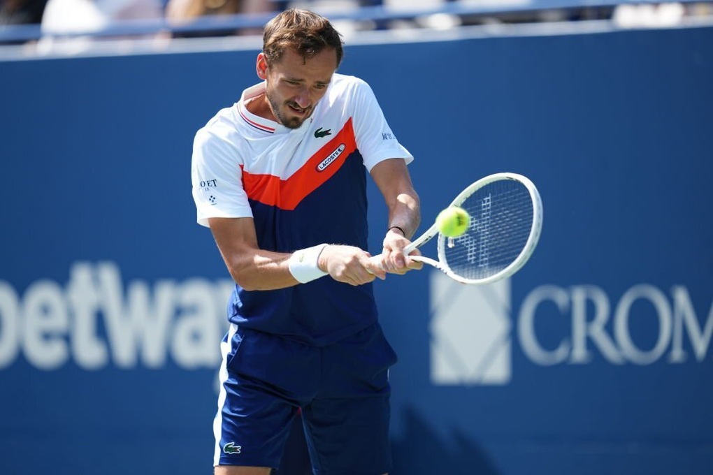 Alcaraz vất vả vào tứ kết, Medvedev giữ đà thăng hoa tại Canadian Open - 2 Alcaraz vất vả vào tứ kết, Medvedev giữ đà thăng hoa tại Canadian Open - 2