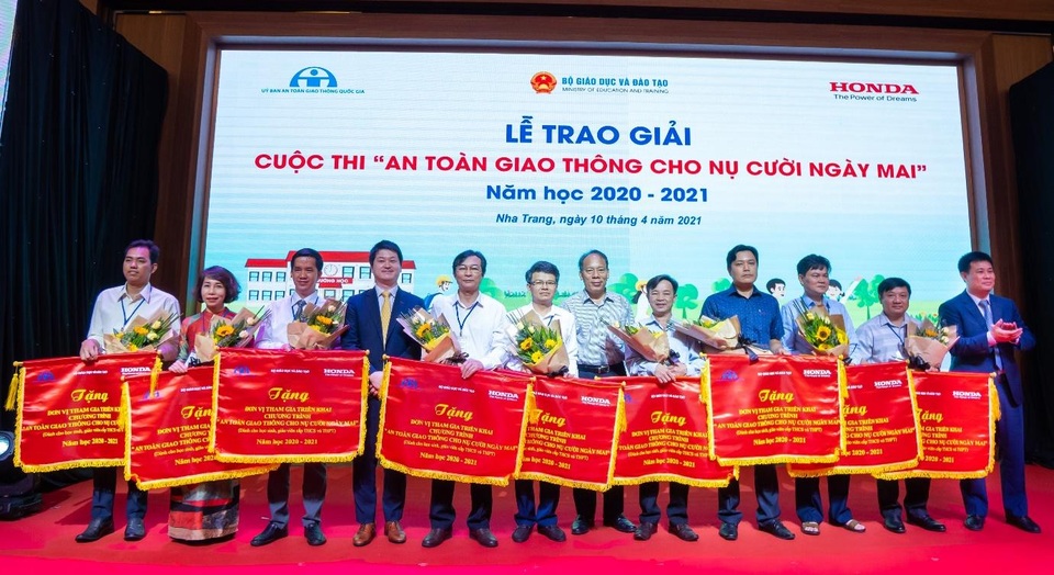 Honda Việt Nam nỗ lực giảm tai nạn giao thông ở lứa tuổi học sinh - 5 Honda Việt Nam nỗ lực giảm tai nạn giao thông ở lứa tuổi học sinh - 5