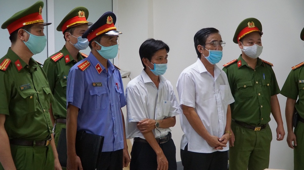 Kê khống mộ giả để chiếm đoạt tiền nhà nước, 3 cán bộ bị khởi tố - 2 Kê khống mộ giả để chiếm đoạt tiền nhà nước, 3 cán bộ bị khởi tố - 2