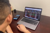 Thuế thu nhập cá nhân từ người chơi chứng khoán tăng trên 320%