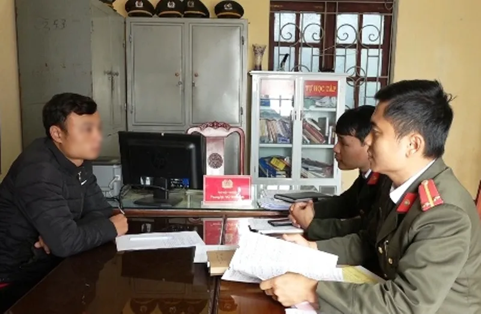Nam thanh niên đăng tin bịa đặt về “người ăn xin mặt đen” bị phạt 10 triệu đồng - 2 Nam thanh niên đăng tin bịa đặt về “người ăn xin mặt đen” bị phạt 10 triệu đồng - 2