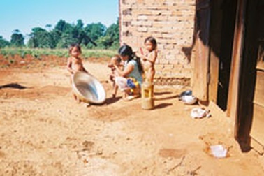 Lạc vào một thôn văn hóa “lạ”