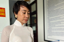 Cô giáo tự vẫn ở trường hỏi luật sư giữa tòa: "Anh nhìn tôi có bệnh không?"