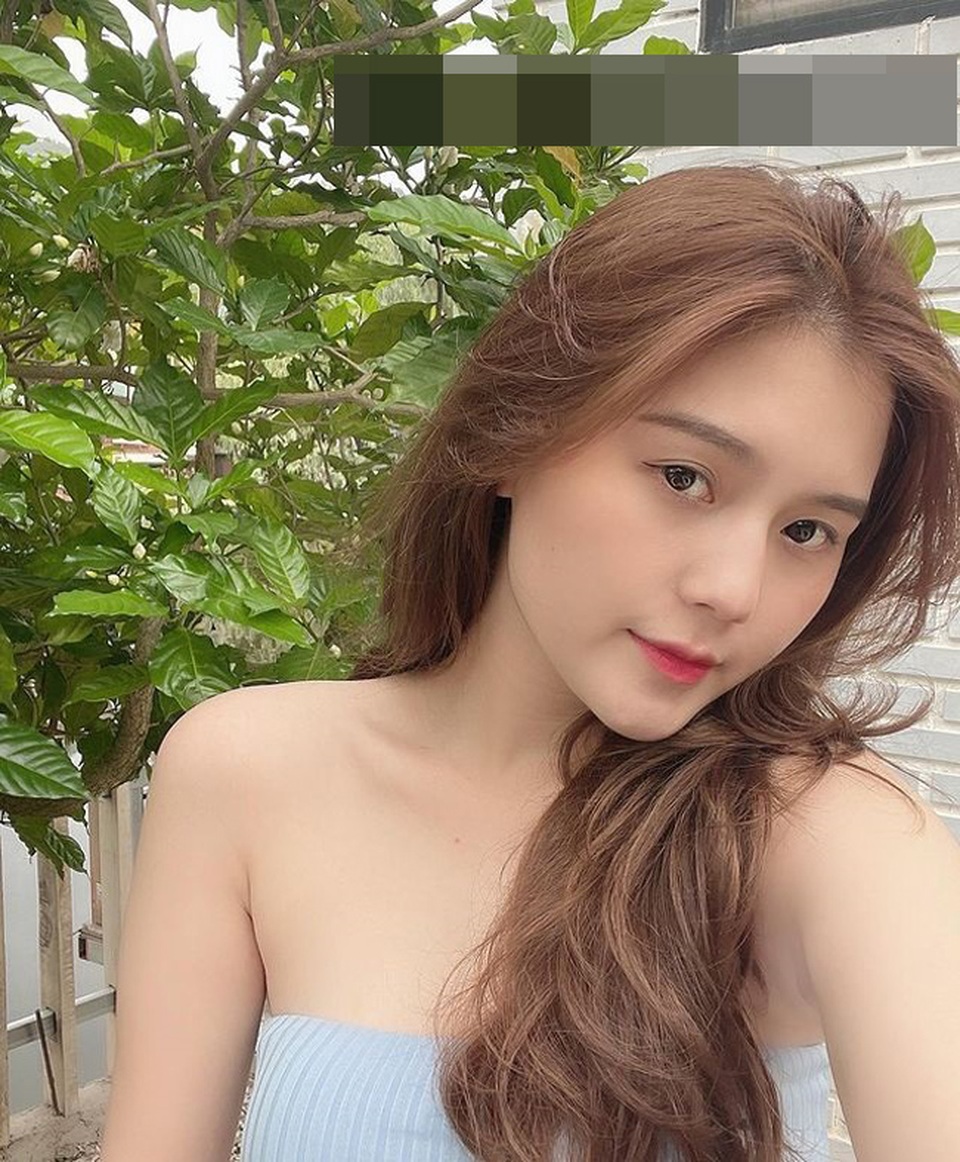 Cận cảnh nhan sắc xinh như mộng của bạn gái cầu thủ Thành Chung - 10 Cận cảnh nhan sắc xinh như mộng của bạn gái cầu thủ Thành Chung - 10