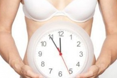 Canh giao hợp quanh ngày rụng trứng là thế nào?