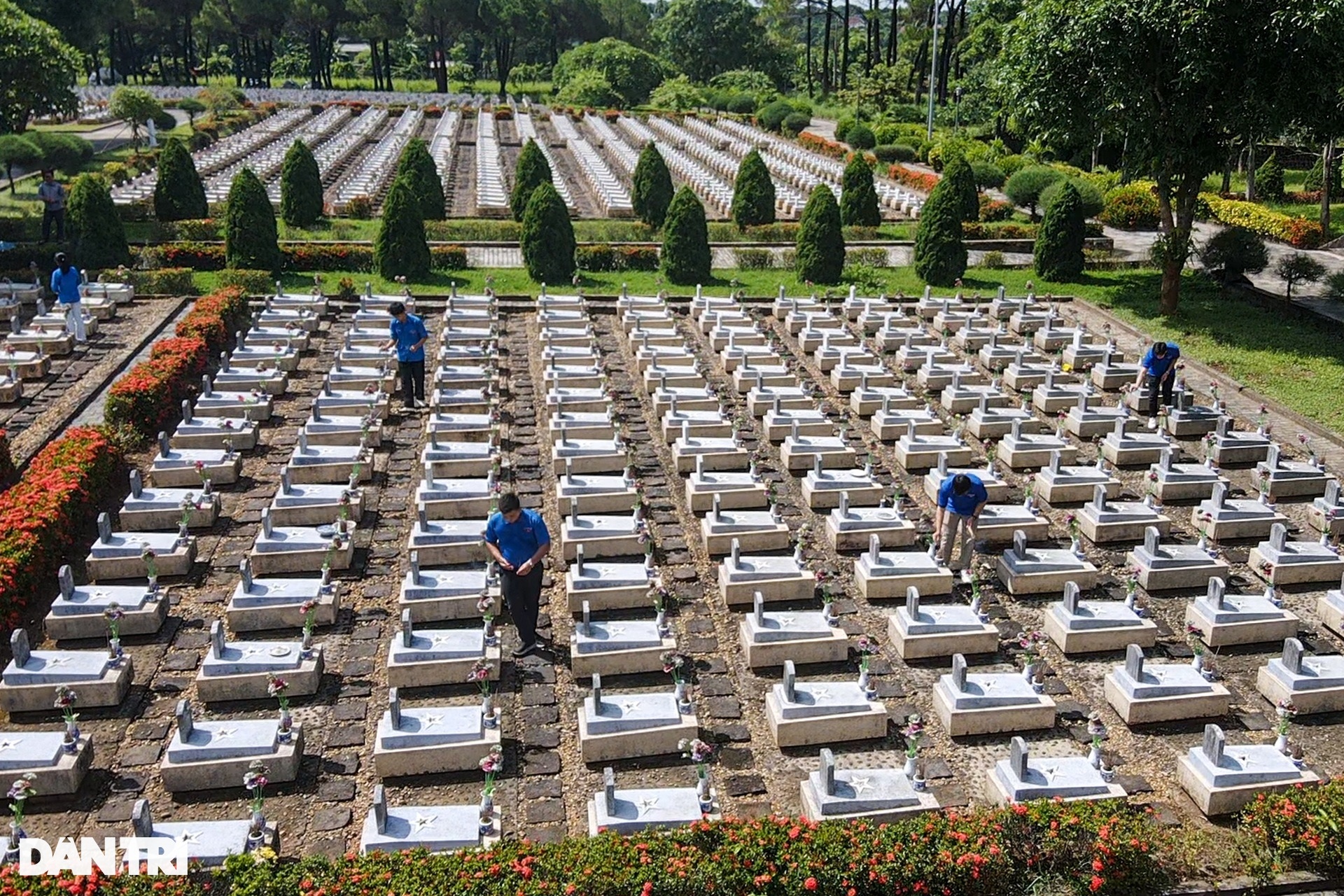Những liệt sỹ tuổi 20 xương thành đá, máu thành hoa viết nên hòa bình - 20 Những liệt sỹ tuổi 20 xương thành đá, máu thành hoa viết nên hòa bình - 20