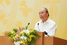 Thủ tướng: Bơm thêm tiền cho an sinh xã hội, không để ai quá khổ!