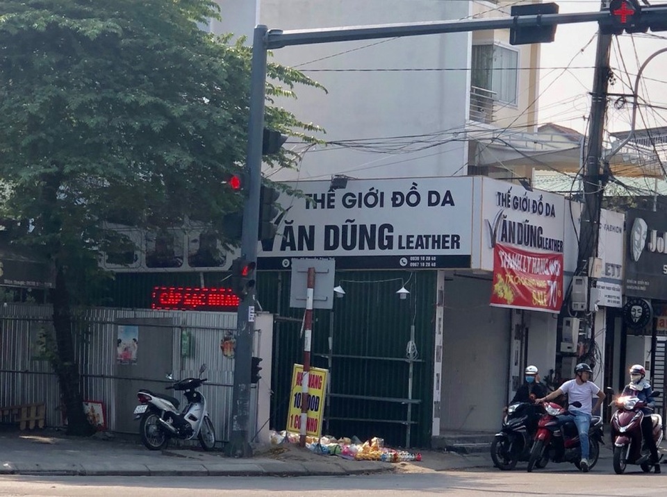 Chủ nhà tự nguyện tháo dỡ công trình sai phạm cứng đầu bậc nhất TP Huế - 3 Chủ nhà tự nguyện tháo dỡ công trình sai phạm cứng đầu bậc nhất TP Huế - 3