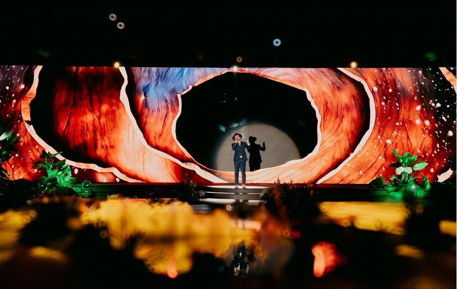 Καλλιτεχνικό πάρτι στην εκδήλωση εγκαινίων του κτιρίου H3 - The Collection, Χαβάη - Προκυμαία Masteri - 5 Bữa tiệc nghệ thuật tại sự kiện ra mắt tòa H3 - The Collection, Hawaii - Masteri Waterfront - 5