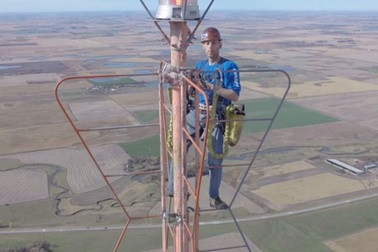 Việc nhàn - lương cao: Thay 1 bóng đèn đút túi nửa tỷ đồng