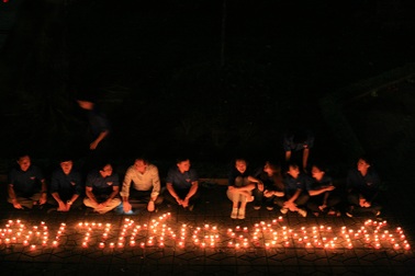 Những ngọn nến trong đêm nhớ về Đại tướng Võ Nguyên Giáp