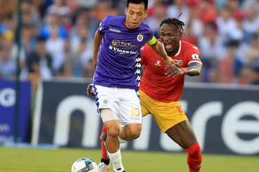 CLB Hà Nội hoà Hà Tĩnh trong trận đấu bù giờ gần… 40 phút