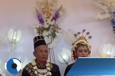 Đám cưới của cặp đôi lệch nhau 60 tuổi.