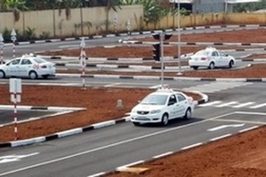 Cục Đường bộ nêu lý do gián đoạn việc học, thi bằng lái ô tô