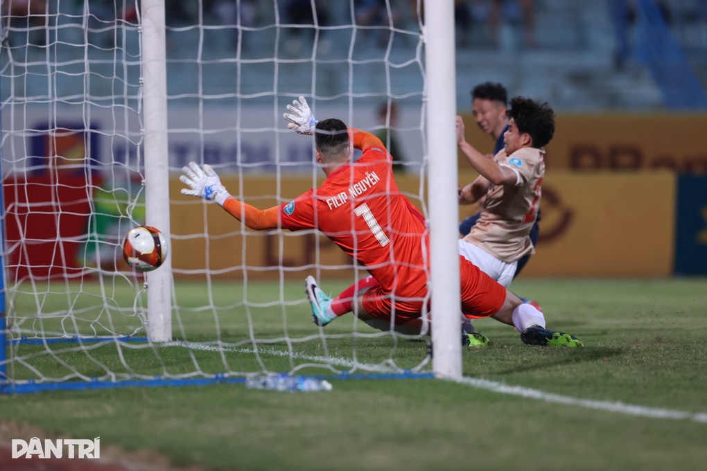 CLB Công an Hà Nội đánh bại HA Gia Lai trong ngày HLV Gong Oh Kyun ra mắt - 2 CLB Công an Hà Nội đánh bại HA Gia Lai trong ngày HLV Gong Oh Kyun ra mắt - 2