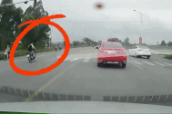Thanh niên đầu trần phóng xe máy lạng lách, gây họa cho người đi đường
