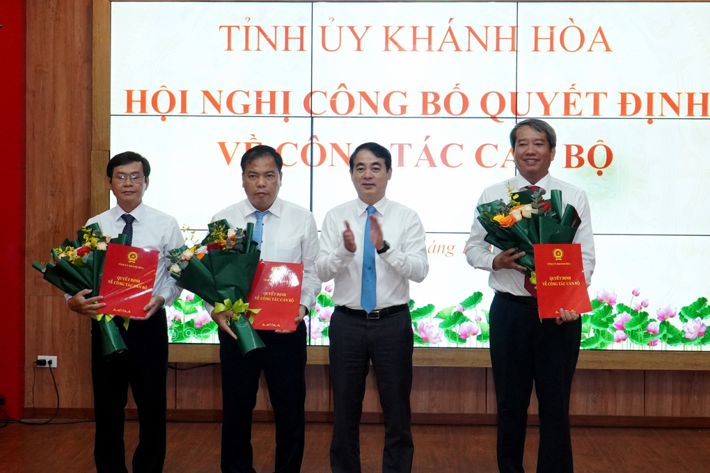 Khánh Hòa điều động, chỉ định giám đốc sở về làm bí thư xã - 1