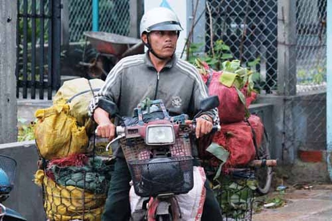 Những chuyến xe “tiểu thương di động” về vùng cao.