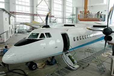 Trung Quốc ra mắt máy bay phản lực đầu tiên