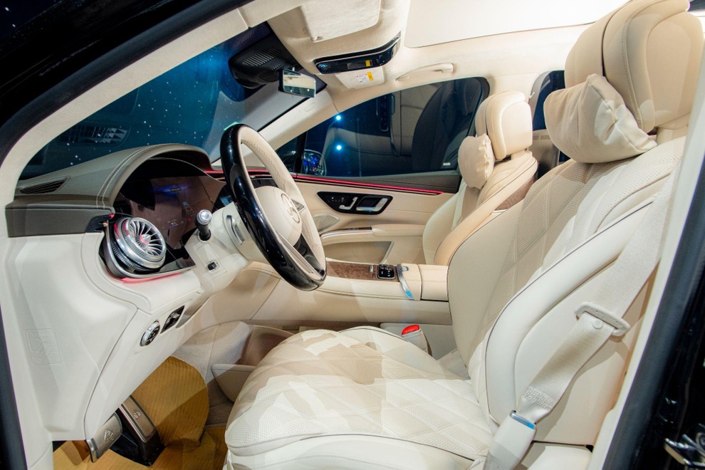 SUV thuần điện Mercedes-Maybach giá 7,6 tỷ đồng có gì để thu hút khách Việt - 10 SUV thuần điện Mercedes-Maybach giá 7,6 tỷ đồng có gì để thu hút khách Việt - 10