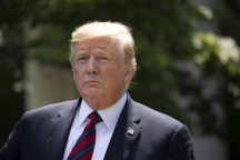 Ông Trump: Mỹ “khóa mục tiêu, lên nòng” sau vụ tấn công cơ sở dầu mỏ Ả rập Xê út