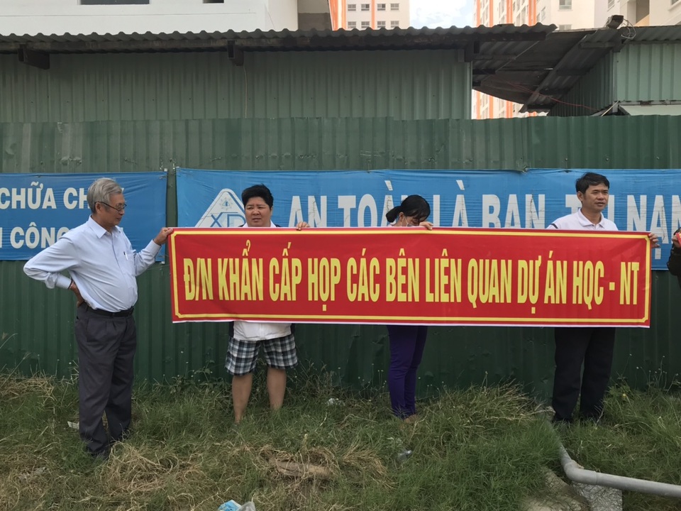 Lùm xùm nghĩa vụ tài chính do chậm giao nhà 3 năm, cư dân Hoàng Quân đòi họp 4 bên - 1 Lùm xùm nghĩa vụ tài chính do chậm giao nhà 3 năm, cư dân Hoàng Quân đòi họp 4 bên - 1