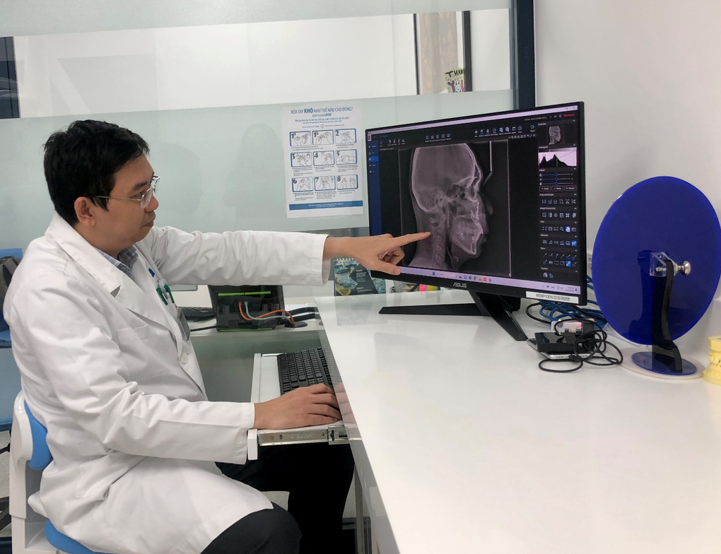 Bị tai nạn vỡ hàm mặt, thanh niên được bác sĩ phẫu thuật giữ nguyên dạng khuôn mặt - 1 Bị tai nạn vỡ hàm mặt, thanh niên được bác sĩ phẫu thuật giữ nguyên dạng khuôn mặt - 1